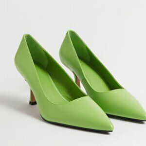 Classic Pointed Leather Pumps